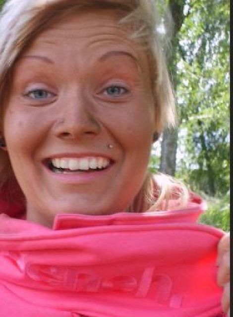 DeLuxe31 - Bin eine geile Hausfrau!