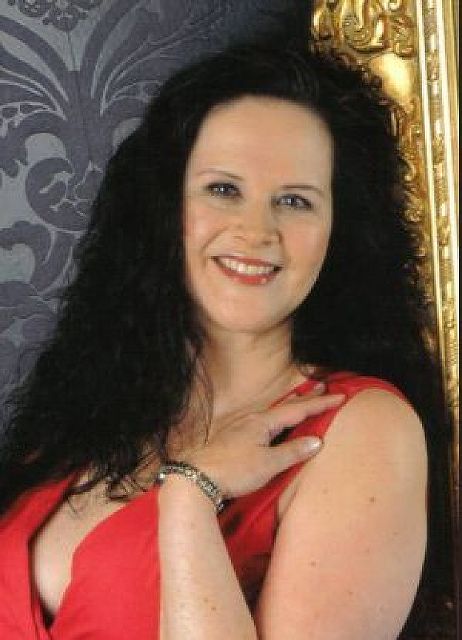 Minerale - Ich bin eine reife Geschäftsfrau mit viel Erfolg!