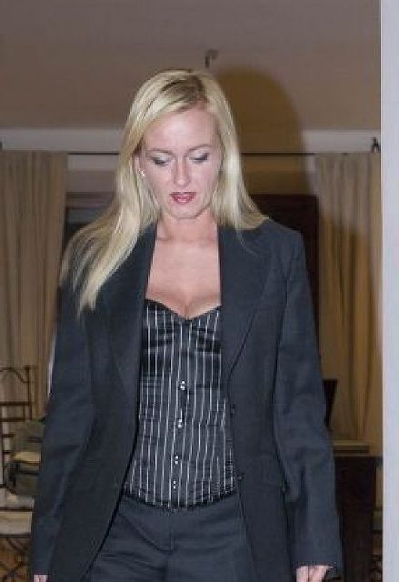 Latex - Geschiedene sucht Mann!