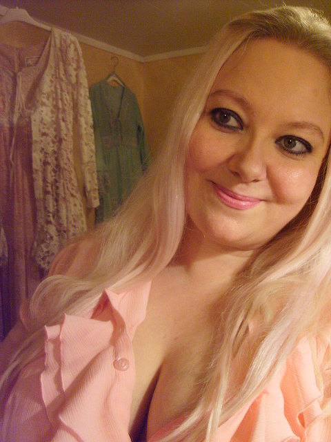 Nina44 - Blondes Bonbon sucht Mann der gerne nascht :)