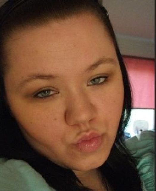 Eyes27 - Mollige Frau sucht Dreier! 