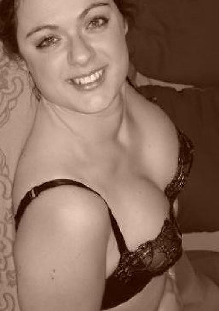 Violetta29 - Sieh Dir meine Brüste an...