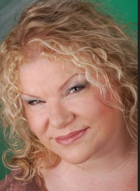 Lilly52 - Ältere Dame sucht jüngeren Mann für Seitensprung!