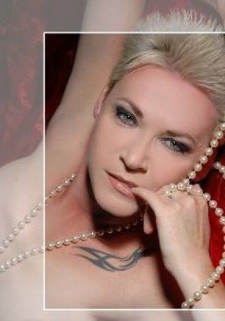 Noir48 - Mutter und Hausfrau!