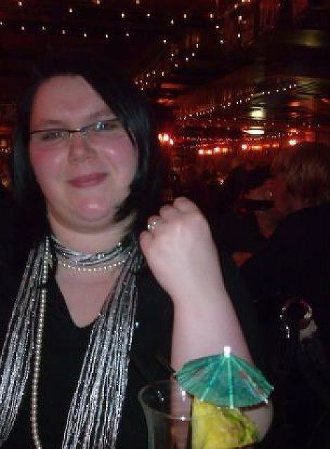 Beat30 - Kurvige Frau sucht schlanken Mann!