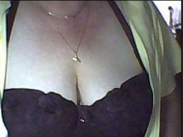 Buuusen - Geschaeftsfrau mit grossen Titten!