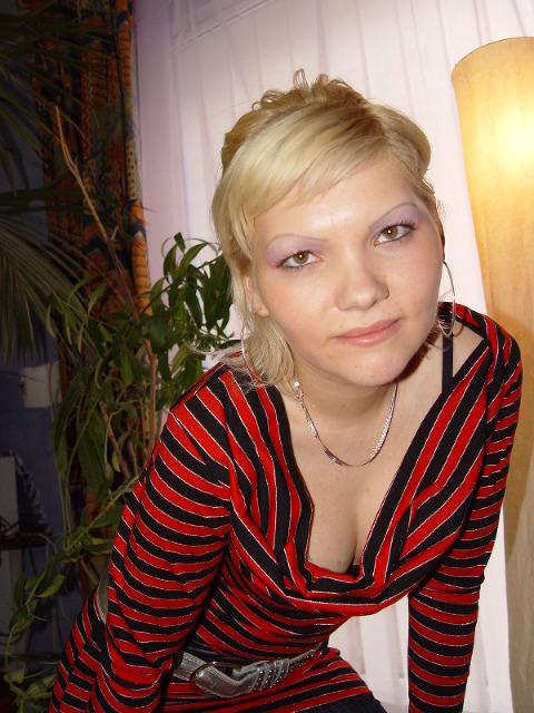 Elena - Elena aus Riga im Kanton Jura!