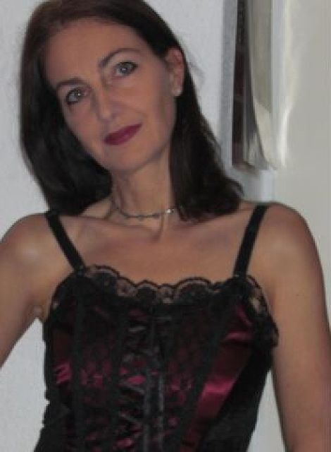 Ina52 - Geschieden und reich, aber wählerisch!