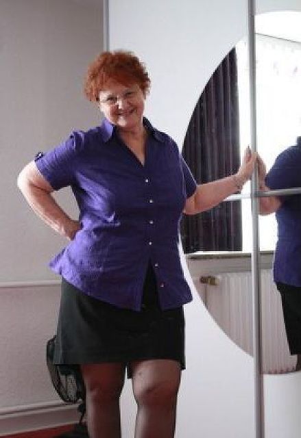 TolleFrau68 - Bisexuelle, dominante Geschäftsfrau mit viel Geld sucht Mann!