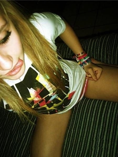 Hot35Grad - Junge Frau sucht jungen Mann!