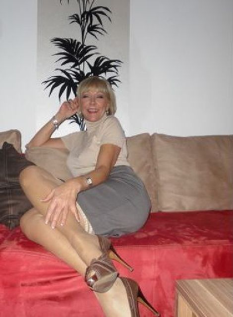 Champagner56 - Geschäftsfrau auf Abwegen!